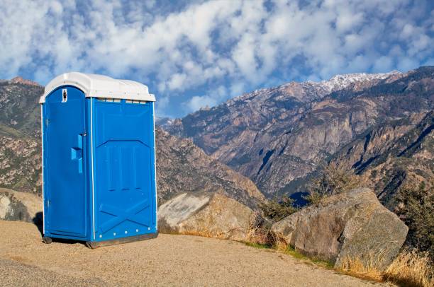 Best Portable toilet rental cost  in Holyoke, CO